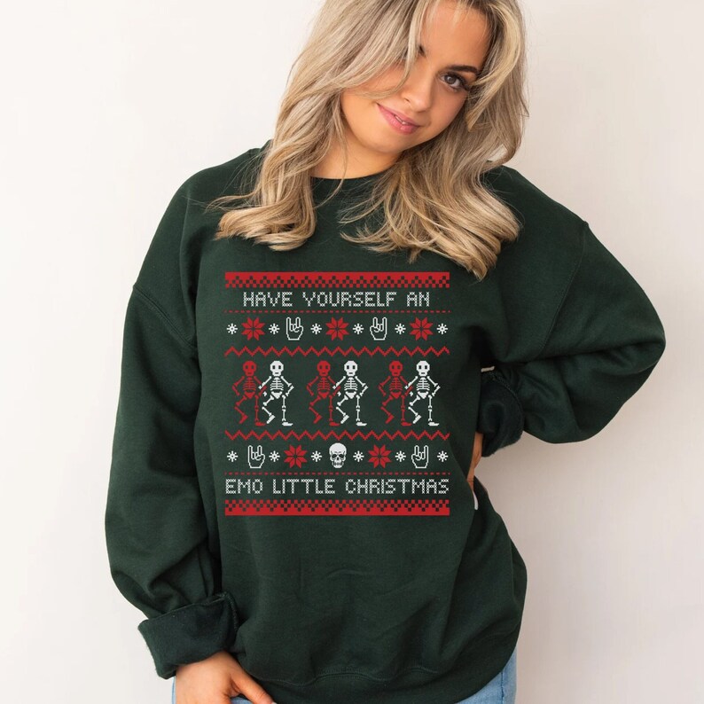 Emo Weihnachten Sweatshirt, Emo Weihnachten Kleidung, hässliche Weihnachten Pullover, festliche AF Pullover, Schädel Weihnachten Sweatshirt, Goth Weihnachten Bild 9