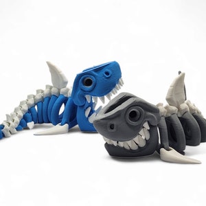 3d Printed Skeleton Shark with Opening Mouth, Multicolor, Articulated Desk Toy and Fun Fidget to Play With