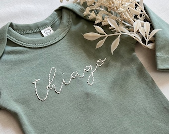 Custom Hand-embroidered Organic Bodysuit Long-Sleeves for Baby | Personalized Baby Gift | Baby Name Announcement | Going Home Baby Outfit