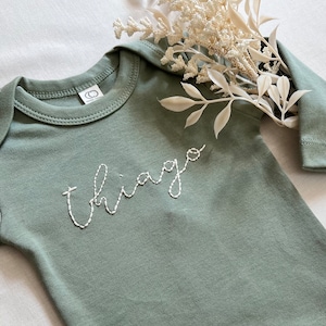 Custom Hand-embroidered Organic Bodysuit Long-Sleeves for Baby | Personalized Baby Gift | Baby Name Announcement | Going Home Baby Outfit