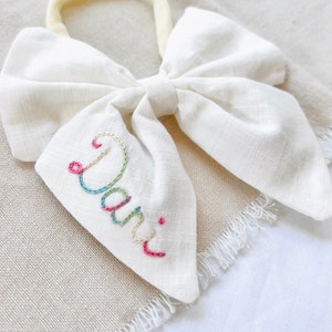 Hand embroidered name bow, custom hair bow for girls, personalized hairbows for babies, hand stitched name bow, linen bow and name, monogram image 1