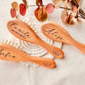 Personalized Hairbrush for kids Engraved Wooden Brush for toddler, Keepsake Baby Shower Gift, Detangling Brush for Toddler, Flower Girl Gift