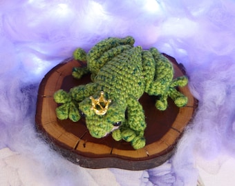Realistic Crochet Frog PATTERN: Amigurumi Toy Decor (PDF Pattern)