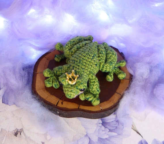 Realistic Crochet Frog PATTERN: Amigurumi Toy Decor (PDF Pattern)