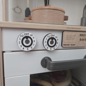 Spinning Wooden play kitchen stove knobs, pretend play oven dials, play kitchen, DIY home playroom, children mud kitchen