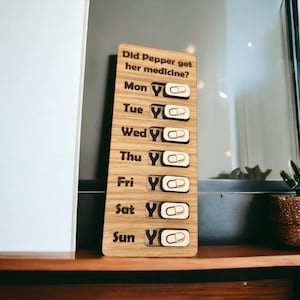 Vitamins intake remaining, dog medicine, personalized weekly wooden chart, every day pills intake