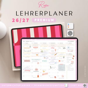 Könnte beinhalten: Ein digitaler Planer auf einem Tablet, mit einem rosa-weiß gestreiften Cover. Der Bildschirm zeigt ein Kalenderlayout mit farbigen Symbolen und Text. Der Text enthält "LEHRERPLANER 26/27 PREMIUM" und "JUST PLAN THIS".