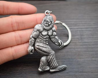 Bigfoot Sasquatch Keychain – Quirky Cryptid Figurine for Keys, Backpacks & Everyday Adventure