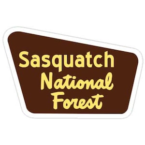 Adhesivo de vinilo impermeable del Bosque Nacional Sasquatch: calcomanía de Yeti Cryptid de 3" para computadora portátil, automóvil, teléfono, botella de agua y letrero del Bosque Nacional