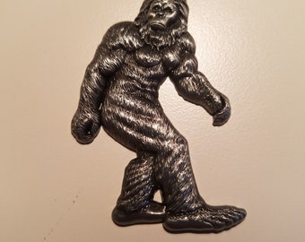 Bigfoot Sasquatch Figurine Magnet – Quirky Cryptid Charm for Your Fridge