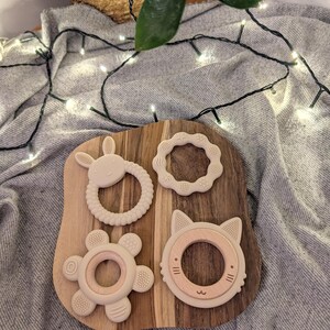 Silicone teething ring – rabbit, sun or circle – BPA & pollutant free – baby gift for birth or christening