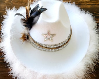 Stylish White Bridal Cowboy Hat with Faux Fur Trim for Western Wedding/Bachelorette Party