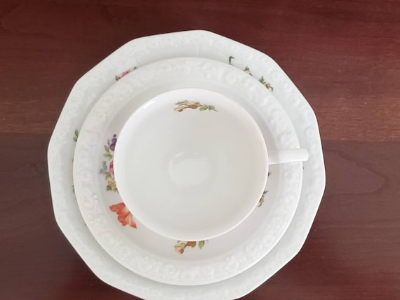 Rosenthal Classic Rose Catherine Place Setting 7 Pieces