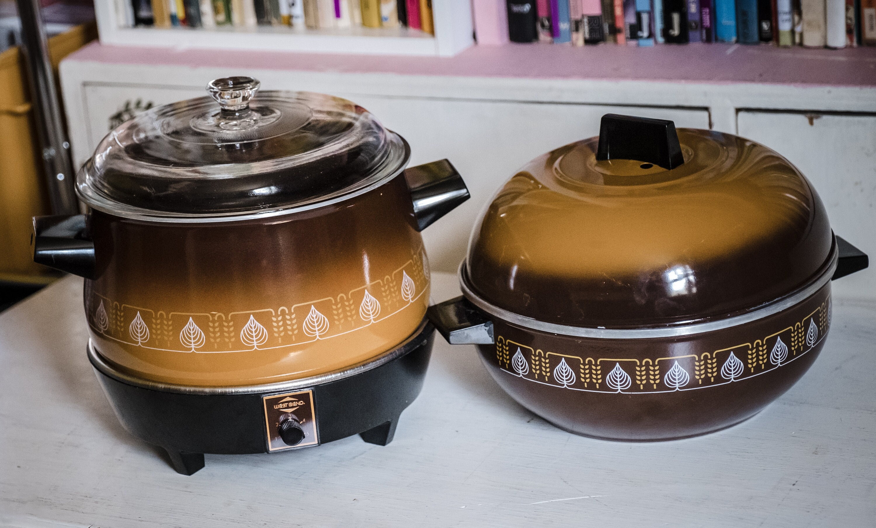 Vintage Set West Bend Slo-cooker & Bun Warmer 4 QT Slow Cooker Leaf Pattern  70s Working Crock Pot Like New With Tags Plus Hot Food Server 