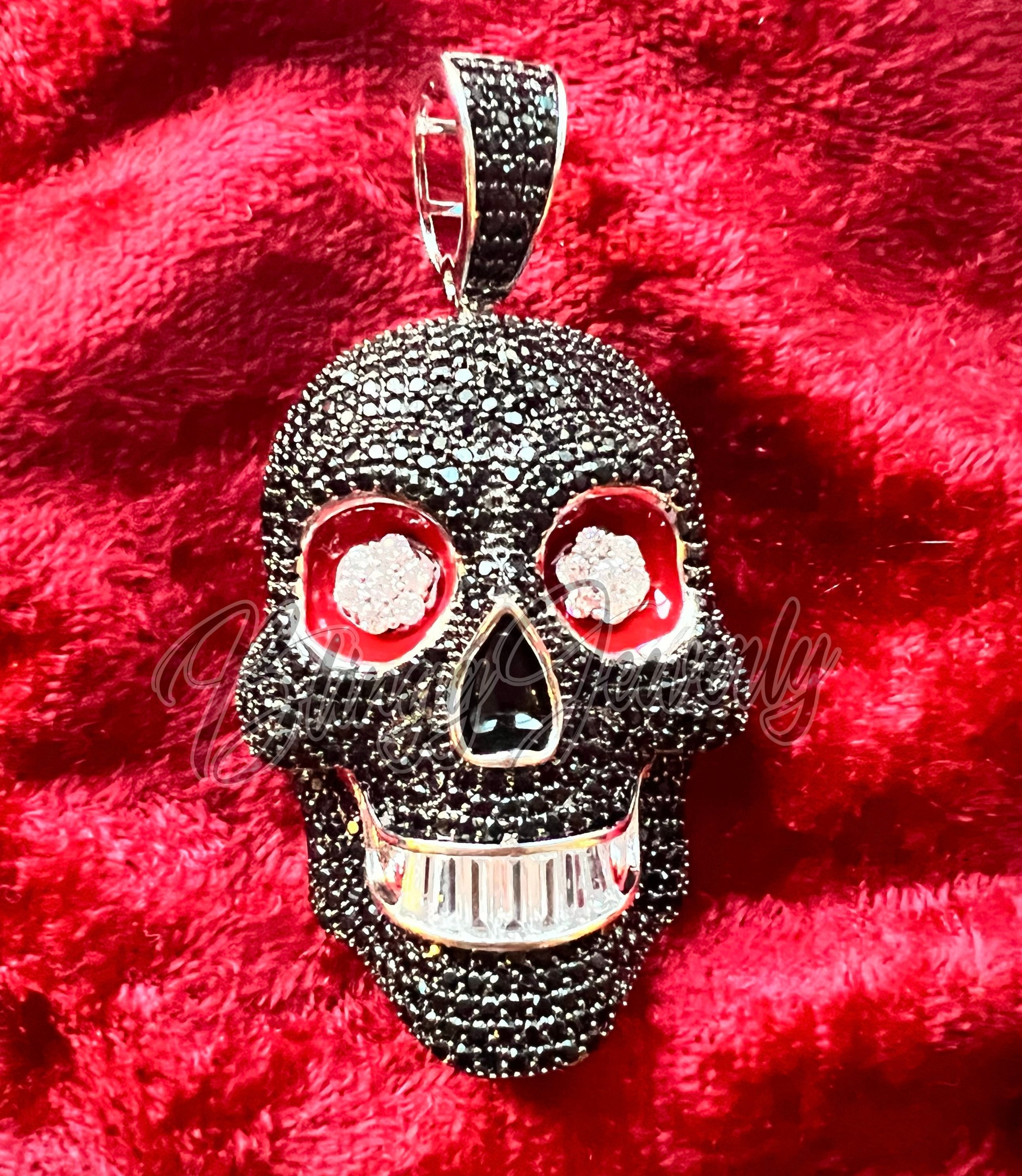 GARNI ガルニ Skull Pendant With Diamond