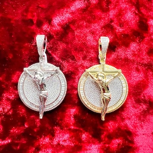 14kt gold finish Jesus pendant
