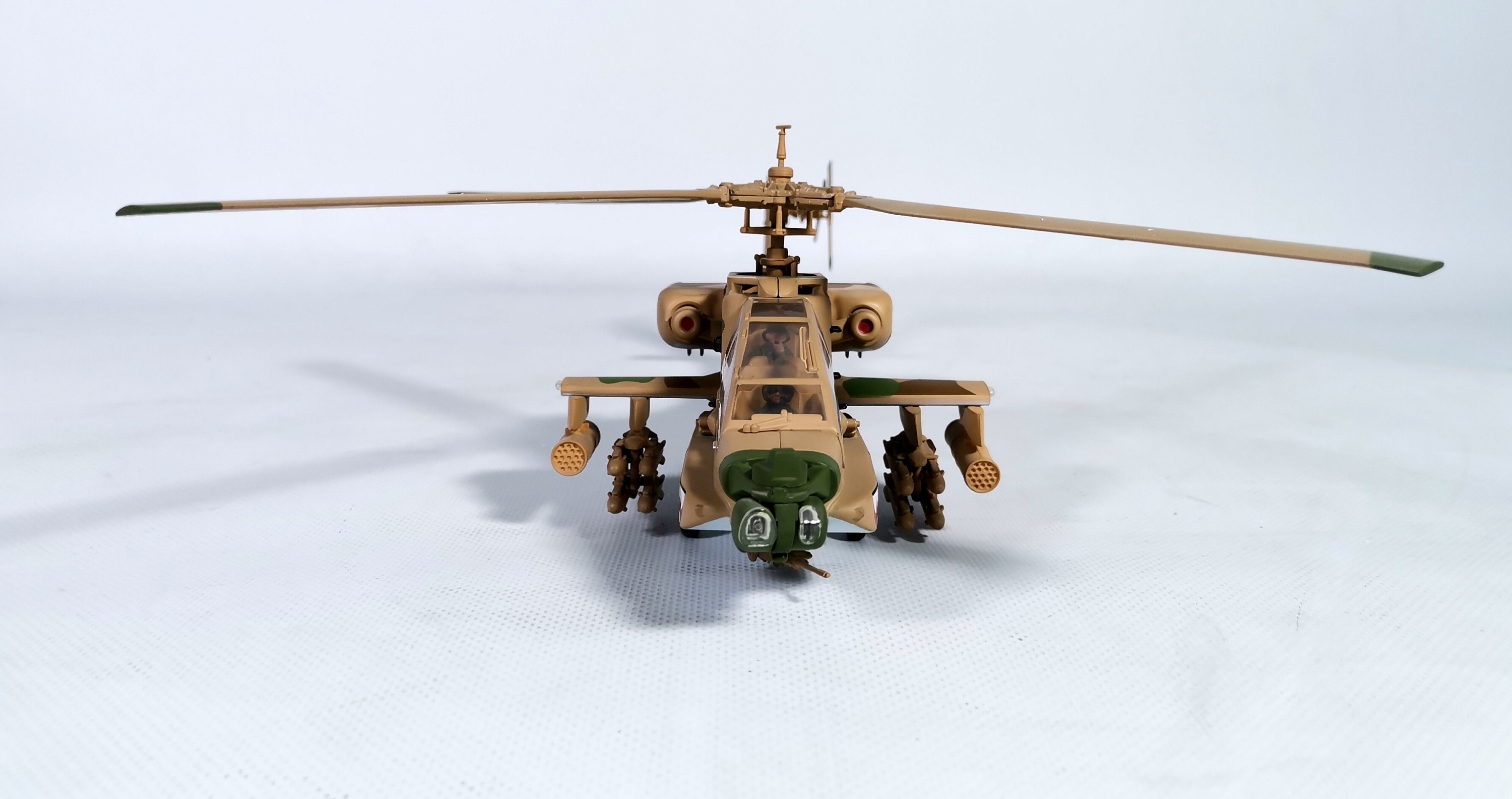 Model Power 1:48 Scale Apache AH-64 ISRAELI CAMOUFLAGE #6442 Model Power 1:48 Scale Apache AH-64 ISRAELI CAMOUFLAGE #6442