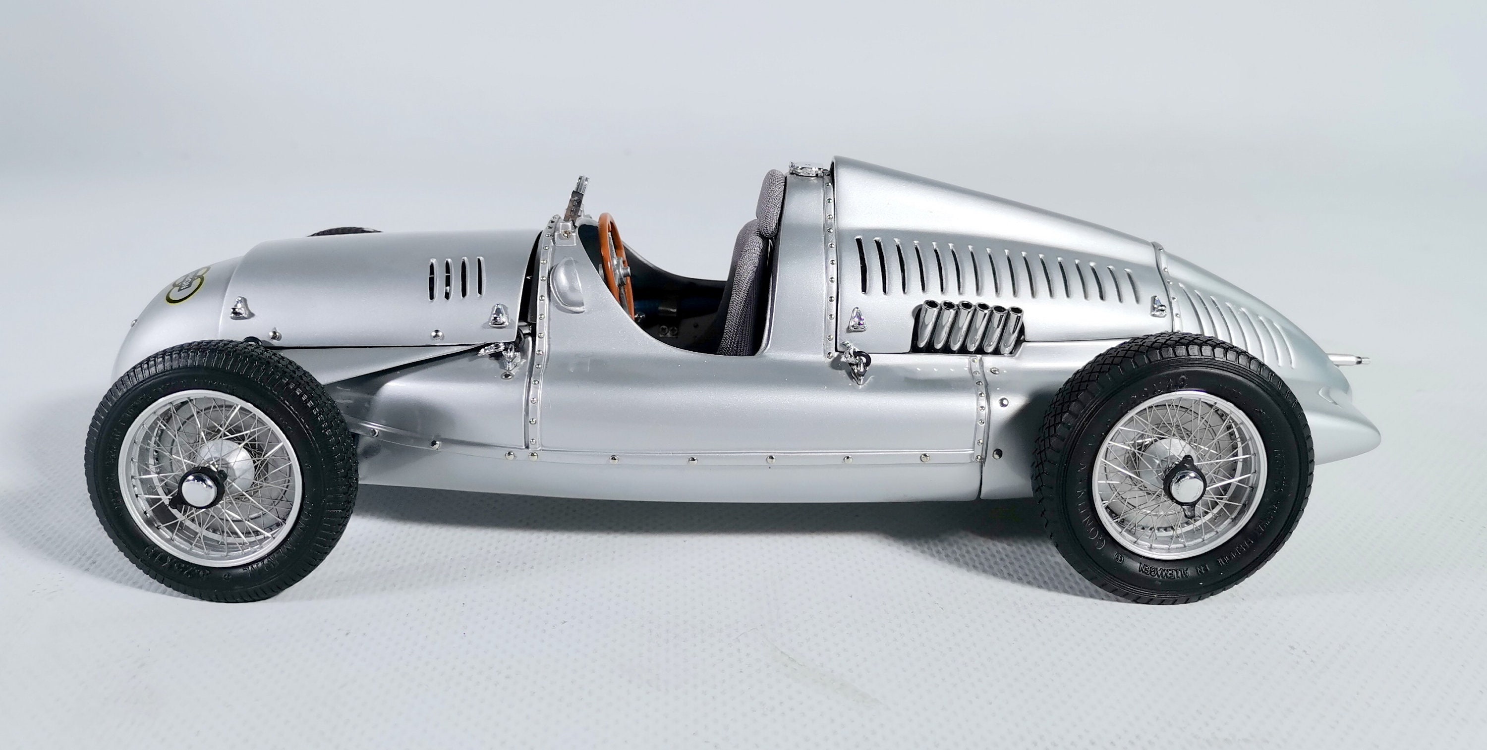 ポイントキャンペーン中 CMCミニカー 1:18 アウトウニオン タイプD