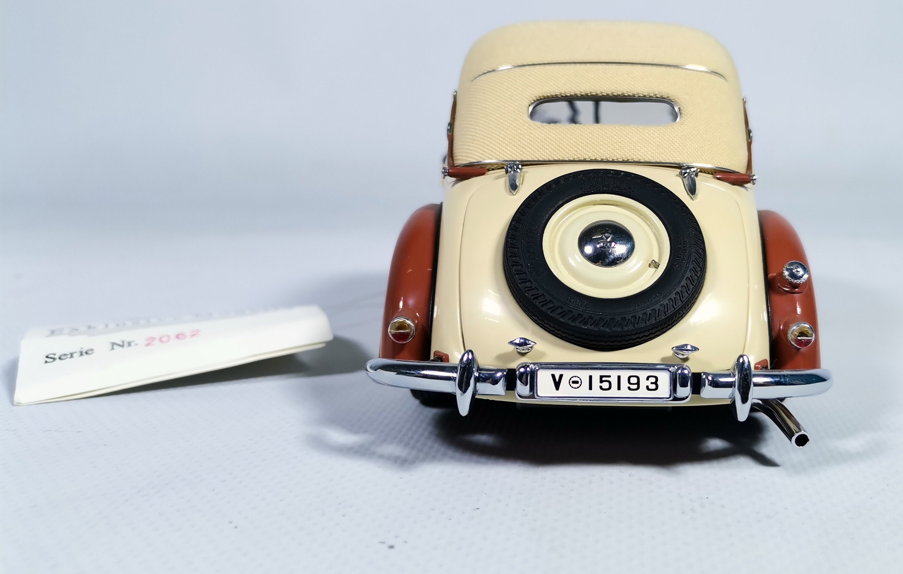 ダイキャストモデルカー 1:24 スケール CMC 1938 - 1940 アウディ 920