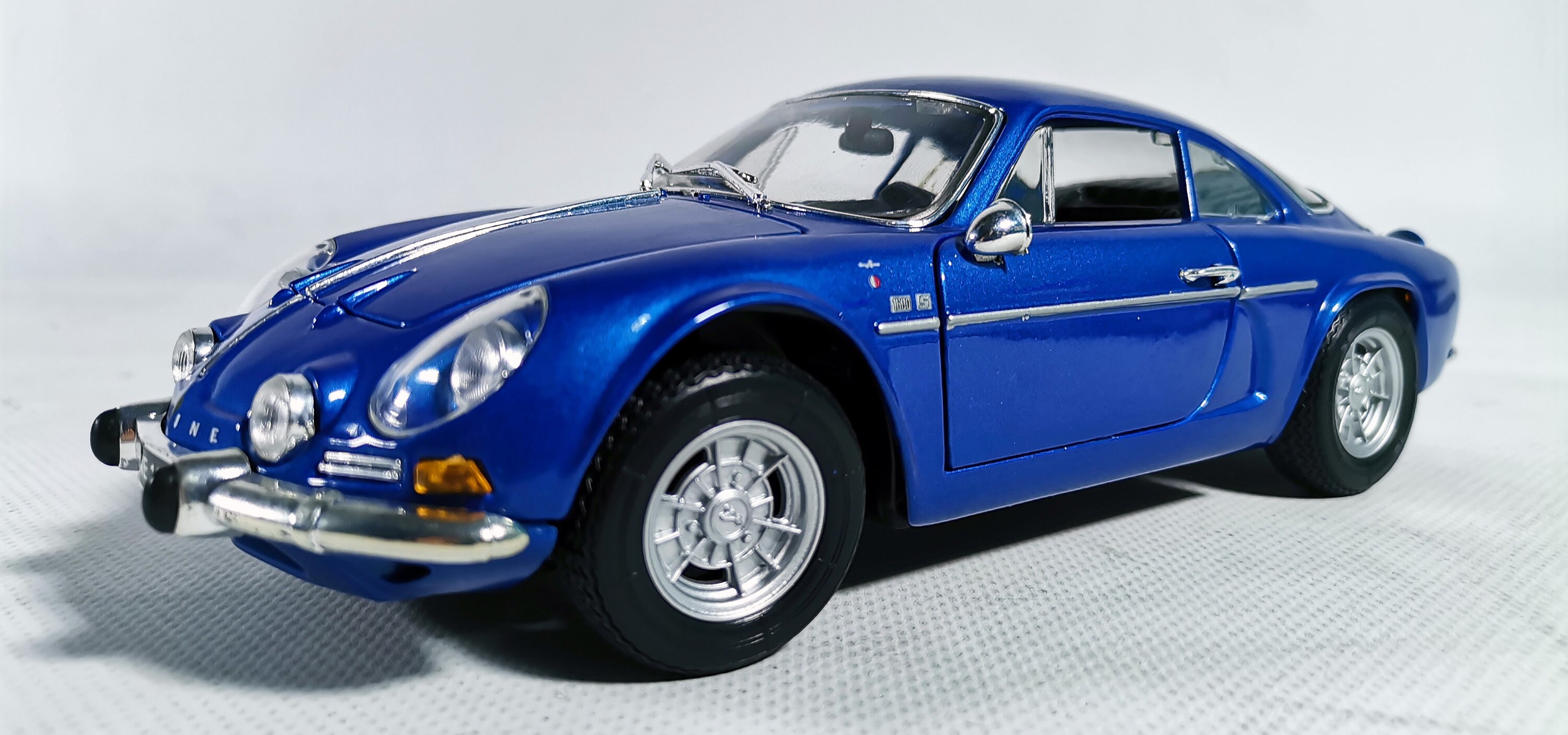 MAISTO ALPINE RENAULT 1600S neuve boite 1/18e -jo