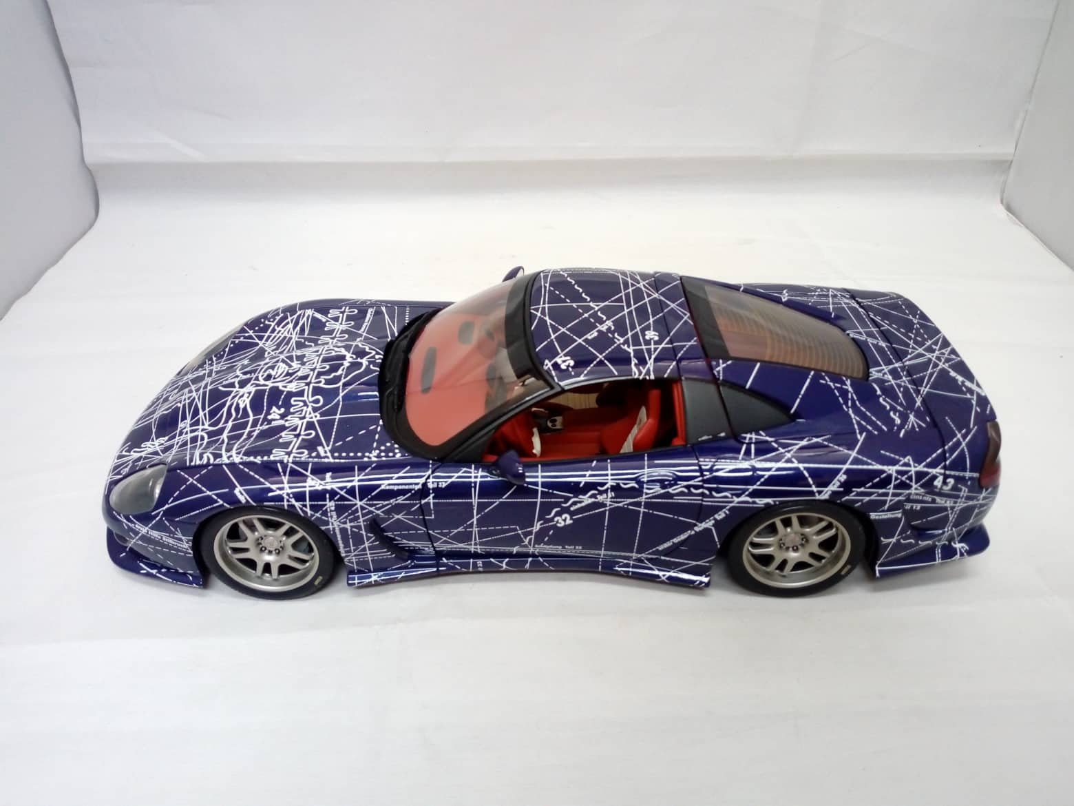 Autoart 1/18 IVM AUTOMOTIVE C12 ARTCAR by Jo Ortland #71014