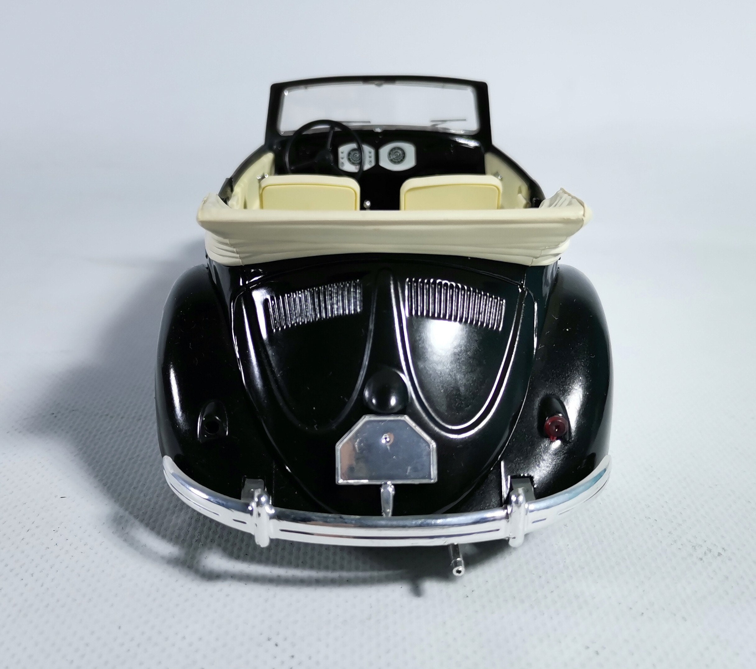 Solido Coccinelle VW 1949 Echelle Model Car. 1:17 Scale