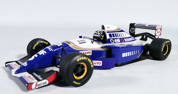 ミニチャンプス 540941821 1/18 ウィリアムズ ルノー FW16