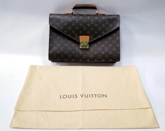 gucci crossbody outfit