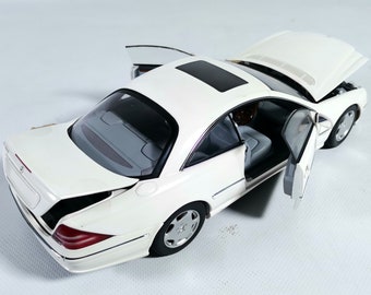 AutoArt 1/18 Scale - Mercedes Benz CL 600 - White #70113