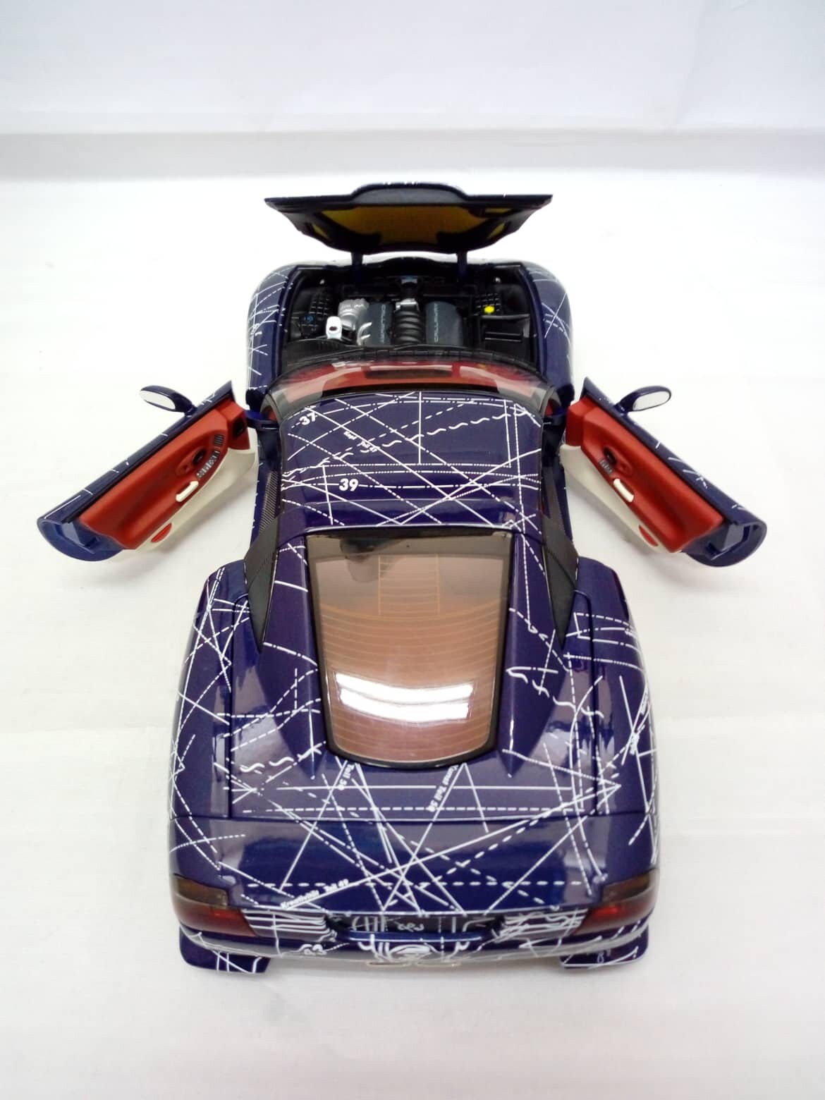 Autoart 1/18 IVM AUTOMOTIVE C12 ARTCAR by Jo Ortland #71014