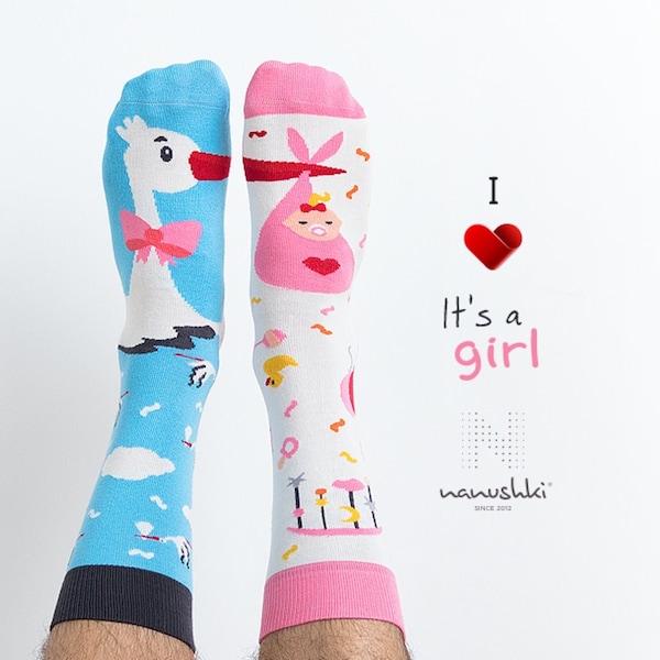 Geschenk für werdende Eltern | Geschenk zur Geburt Mädchen | niedliches Geschenk zur Geburt | Bunte Socken | Motivsocken | Themensocken