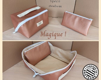 Very large waterproof toiletry bag for women, rose gold