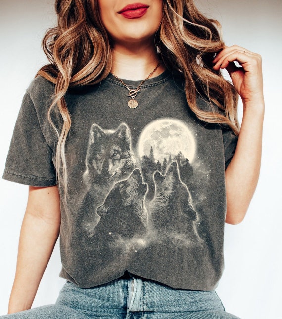 T-Shirt Three Wolves Howling Under Icy Full Moon, Gray Wolf T-Shirt Three Wolves Howling Under Icy Full Moon, Gray Wolf