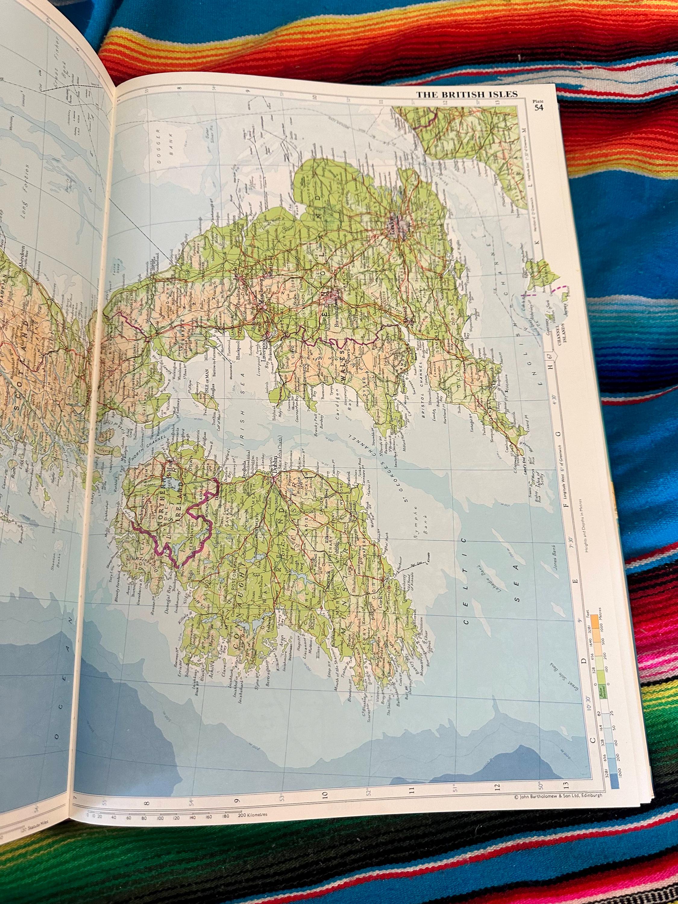 SUPER RARE VINTAGE the Times Atlas of the World Seventh