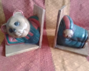 Sujetalibros de madera hechos a mano con forma de "oso perezoso", rescatados y reciclados.