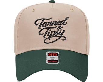 Diseño de bordado de sombrero "Tanned and Tipsy" (Descarga digital)