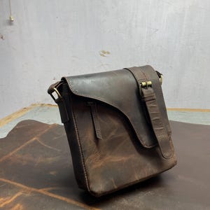 Sac à bandoulière en cuir pour homme, sac à bandoulière pour homme, petit sac à main marron, sac messager, sac à bandoulière, sac à bandoulière de tous les jours, cadeau pour lui