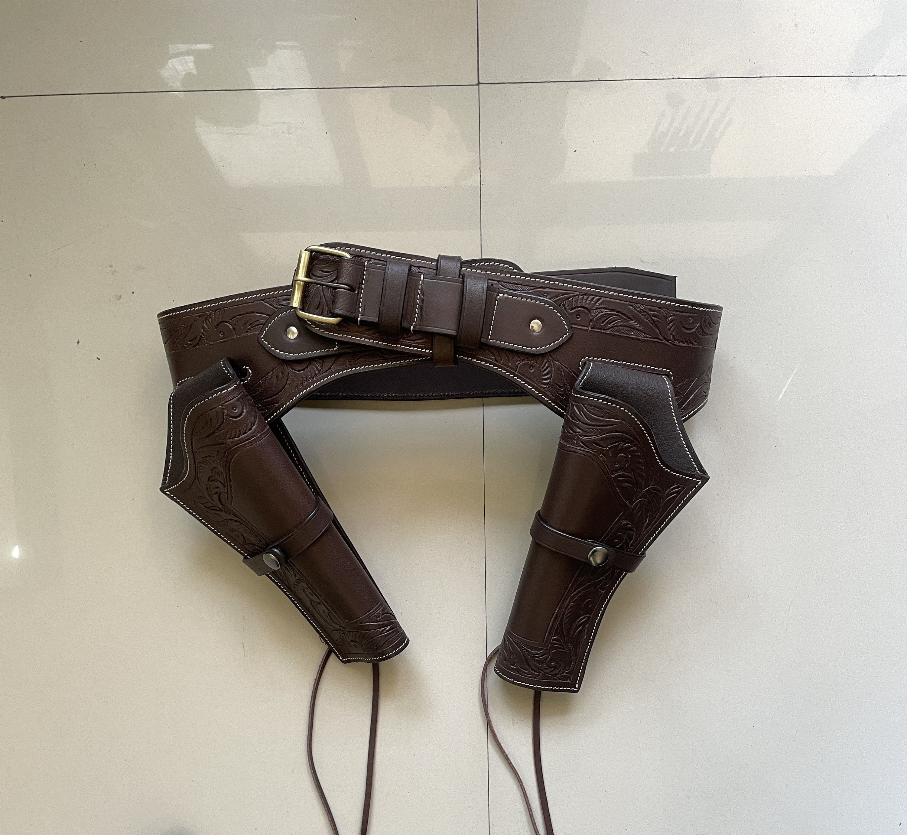 ハンドメイドレザーダブルホルスターベルト、ウエスタンカウボーイリグ