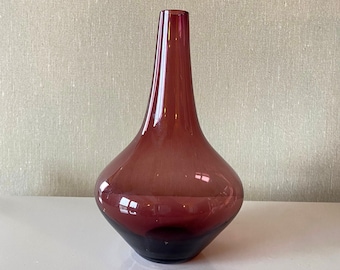 Scandinavian amethyst one flower vase / bottle from 60's - 70's