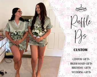 Set of Brides Ruffle Pajamas - Bridesmaid Ruffle Pajama - Custom Bridal Party PJs - Bridal Pajamas Set - Getting Ready Pajama - Wedding Gift
