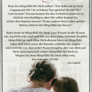 Postkarte: Habe Mitgefühl. Sei es Dir wert.