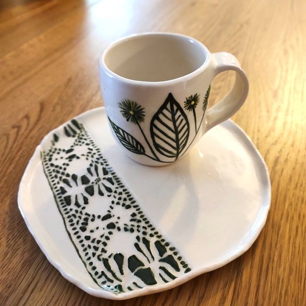 Collection Pâques Tk Maxx - Grande Tasse à Thé Avec Soucoupe Et Dôme En Verre Décoré Poussin