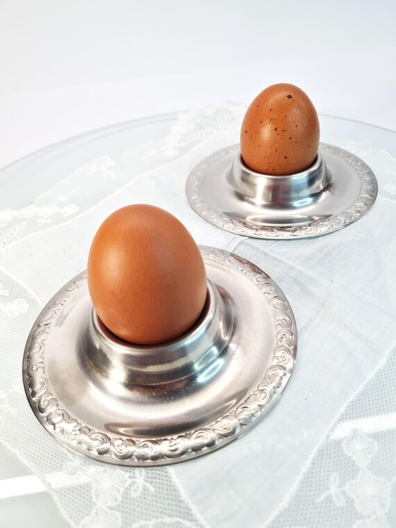 Set von 2 Vintage Silber Eierbecher mit Teller verzierten Detaillierung Rand, Edelstahl Mid-Century Küche