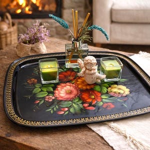 Bandeja vintage de arte popular floral pintada a mano de 35 x 45 cm, bandeja de metal esmaltado negro, decoración rústica de cabaña, bandeja rectangular grande