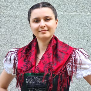 Red Black Floral Silk Jacquard Dirndl Scarf, 2 Sided Damask Square Shawl with Fringe, Traditional Trachten Accessory, DAMASK SILK TRACHTEN