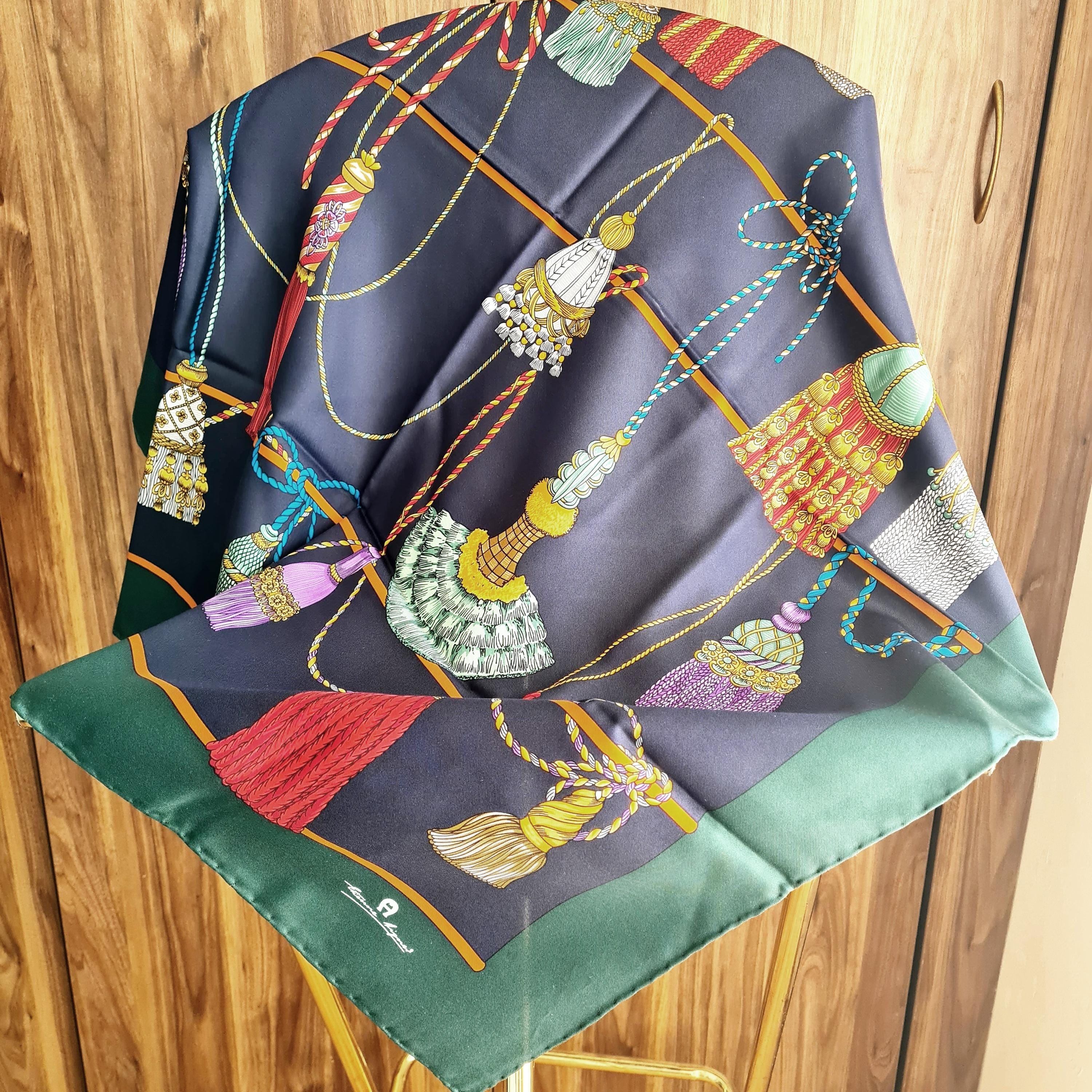 Foulard En Soie Vintage Etienne Aigner - 87 X 88 Cm - Couleur Orange - Motif - Collector