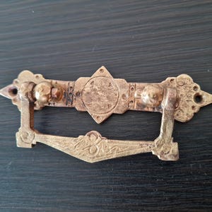 Antike Schublade Drop Pull Griff mit Platte & Schlüsselloch Abdeckung Rosette, Schlossabdeckung viktorianisches Messing Schlüsselloch, französische Schrank Kommode Hardware