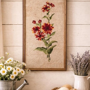 Wildblumen Kraut Blumen Kreuzstich Vertikale gerahmte Kunst, rustikale Bauernhaus-Wanddekor, Nadelspitzen-Blumenbild, Cottagecore-Stickerei
