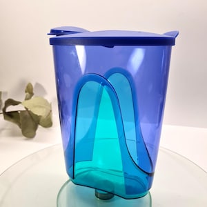 Brocca per bevande blu-verde Elegance Tupperware da 1,6 l, per succhi e latte, moderna in plastica MCM Kitchen, brocca per frigorifero sottile in acrilico