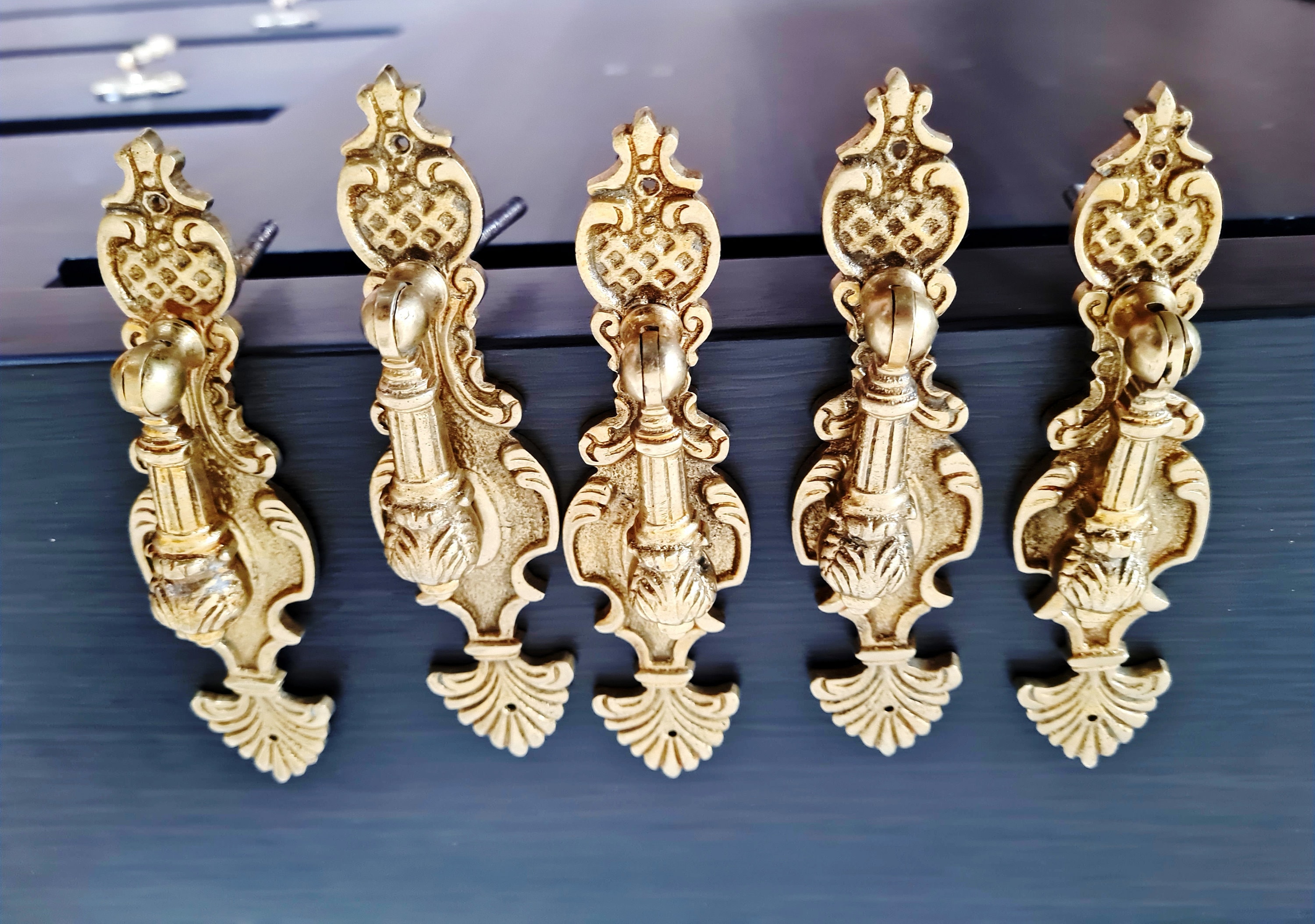 Antique Brass Tear Drop Handle Pulls Knobs, Victorian Teardrop